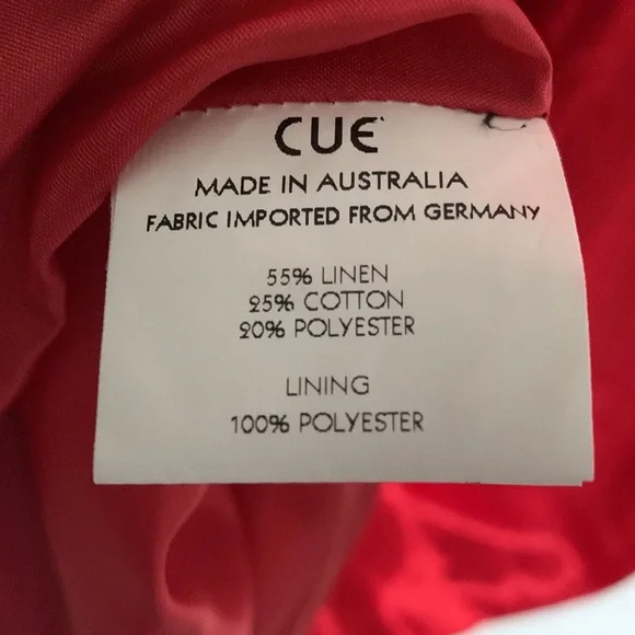 Cue red dress - Picture 7 of 9